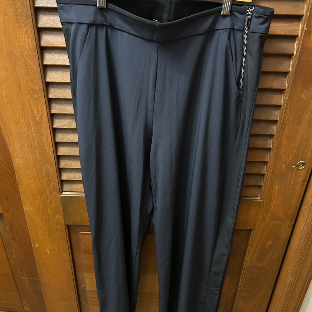 Stylish Black Pants with Zipper Detail
